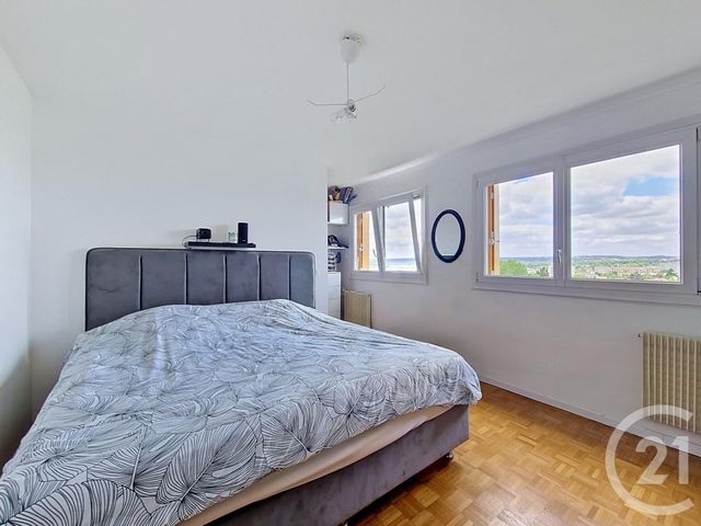 Appartement F5 à vendre - 5 pièces - 85.32 m2 - FRESNES - 94 - ILE-DE-FRANCE - Century 21 Eureka