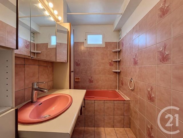 Appartement F4 à vendre - 4 pièces - 68.17 m2 - FRESNES - 94 - ILE-DE-FRANCE - Century 21 Eureka