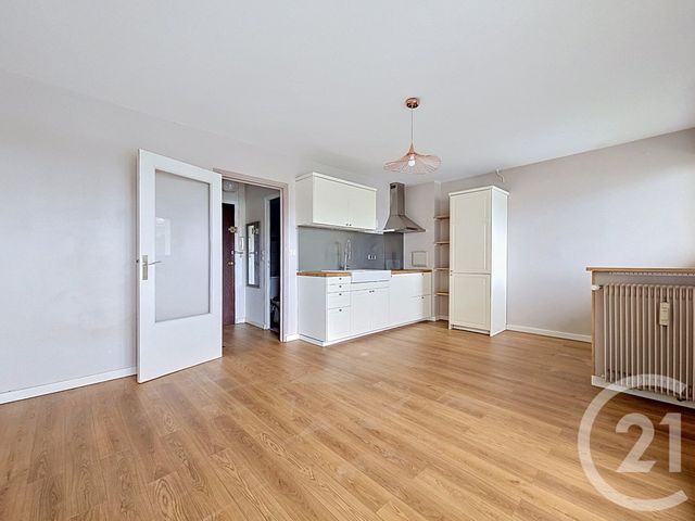 Appartement Studio à vendre - 1 pièce - 28.16 m2 - LE PLESSIS ROBINSON - 92 - ILE-DE-FRANCE - Century 21 Eureka