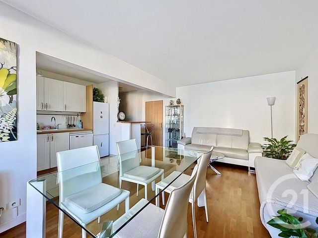 Appartement F4 à vendre - 4 pièces - 75.51 m2 - FRESNES - 94 - ILE-DE-FRANCE - Century 21 Eureka