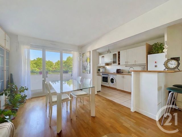 Appartement F4 à vendre - 4 pièces - 75.51 m2 - FRESNES - 94 - ILE-DE-FRANCE - Century 21 Eureka