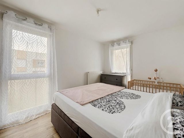 Appartement F2 à vendre - 2 pièces - 43.01 m2 - FRESNES - 94 - ILE-DE-FRANCE - Century 21 Eureka