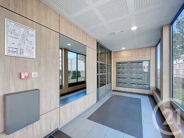 Appartement F2 à vendre - 2 pièces - 43.01 m2 - FRESNES - 94 - ILE-DE-FRANCE - Century 21 Eureka