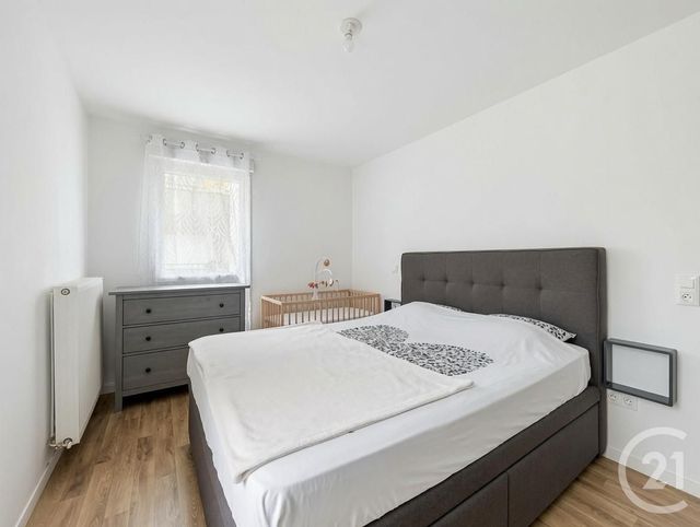 Appartement F2 à vendre - 2 pièces - 43.01 m2 - FRESNES - 94 - ILE-DE-FRANCE - Century 21 Eureka